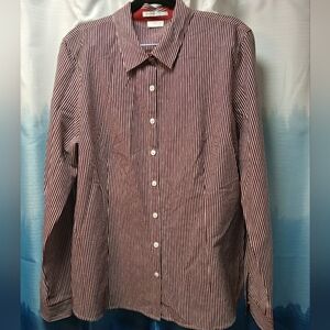 Sharp looking VanHeusen Button Down Blouse, XL